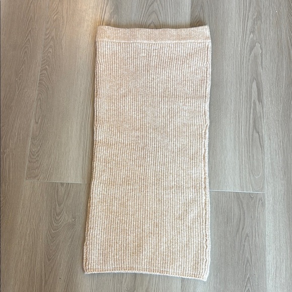 ASOS DESIGN knitted midi skirt and turtle neck sweater set - Picture 11 of 11